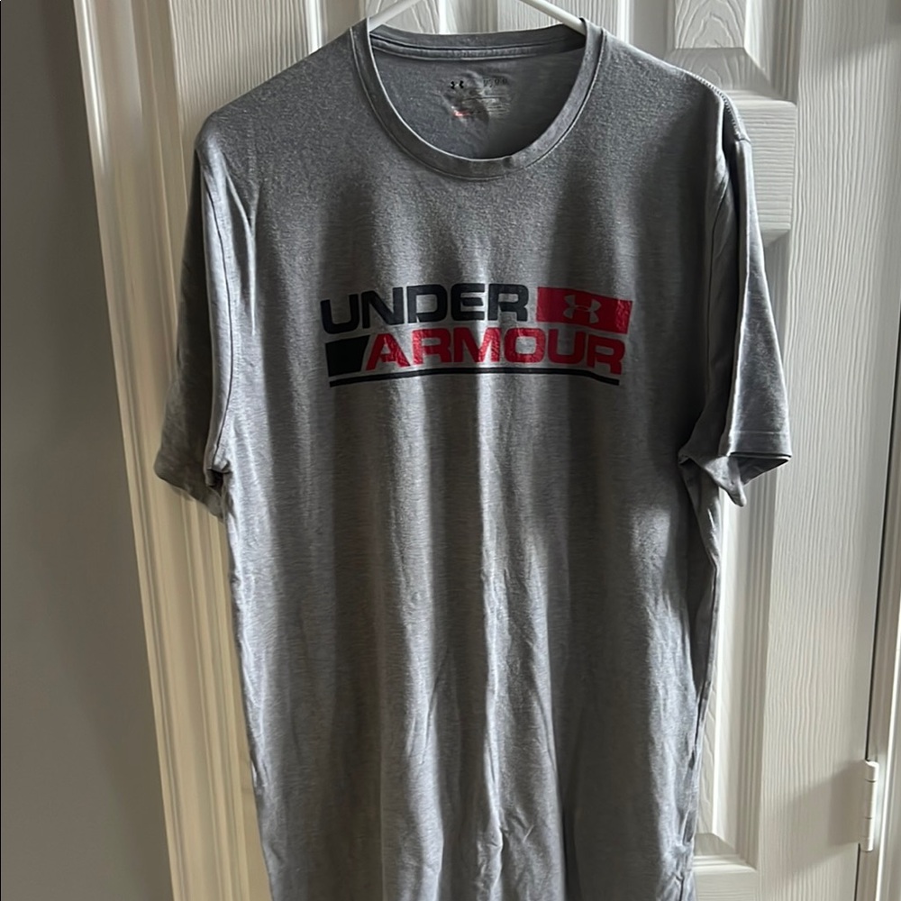 Under Armour Gray Short Sleeve Tee Athletic Style